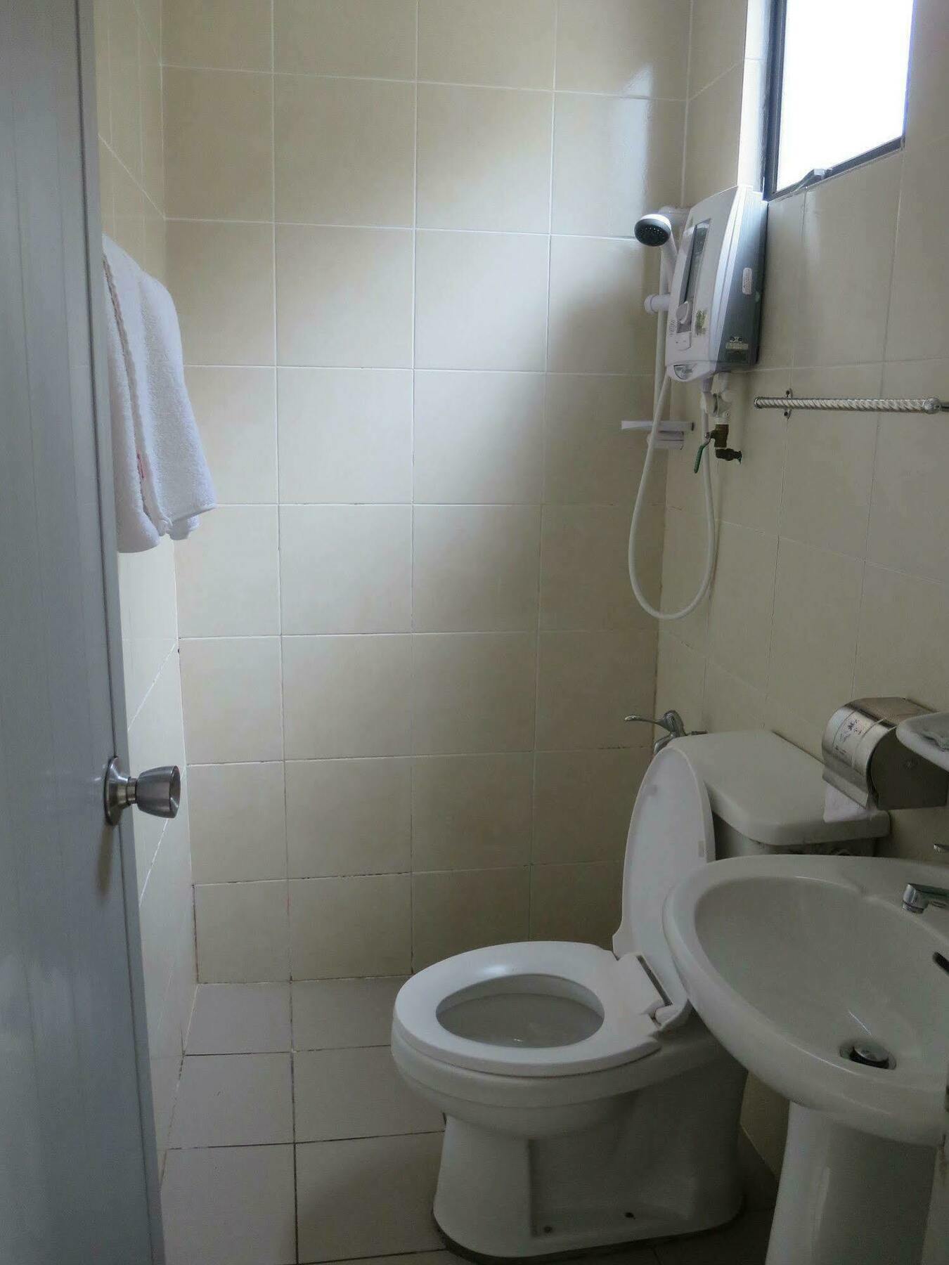 Wah May Hotel Kota Kinabalu Buitenkant foto