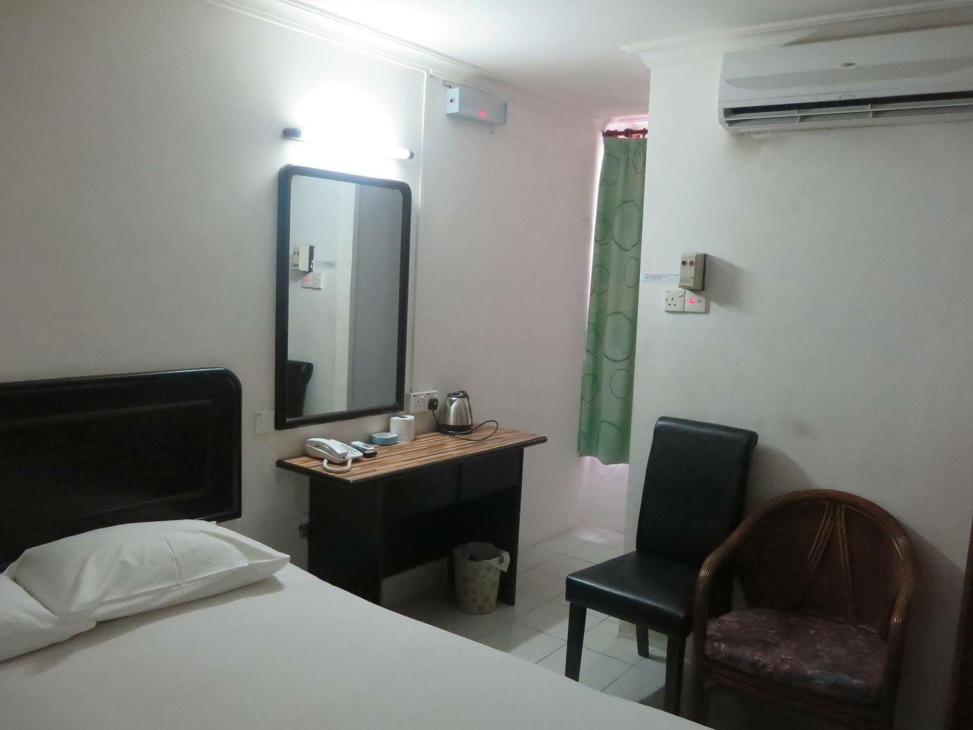 Wah May Hotel Kota Kinabalu Buitenkant foto